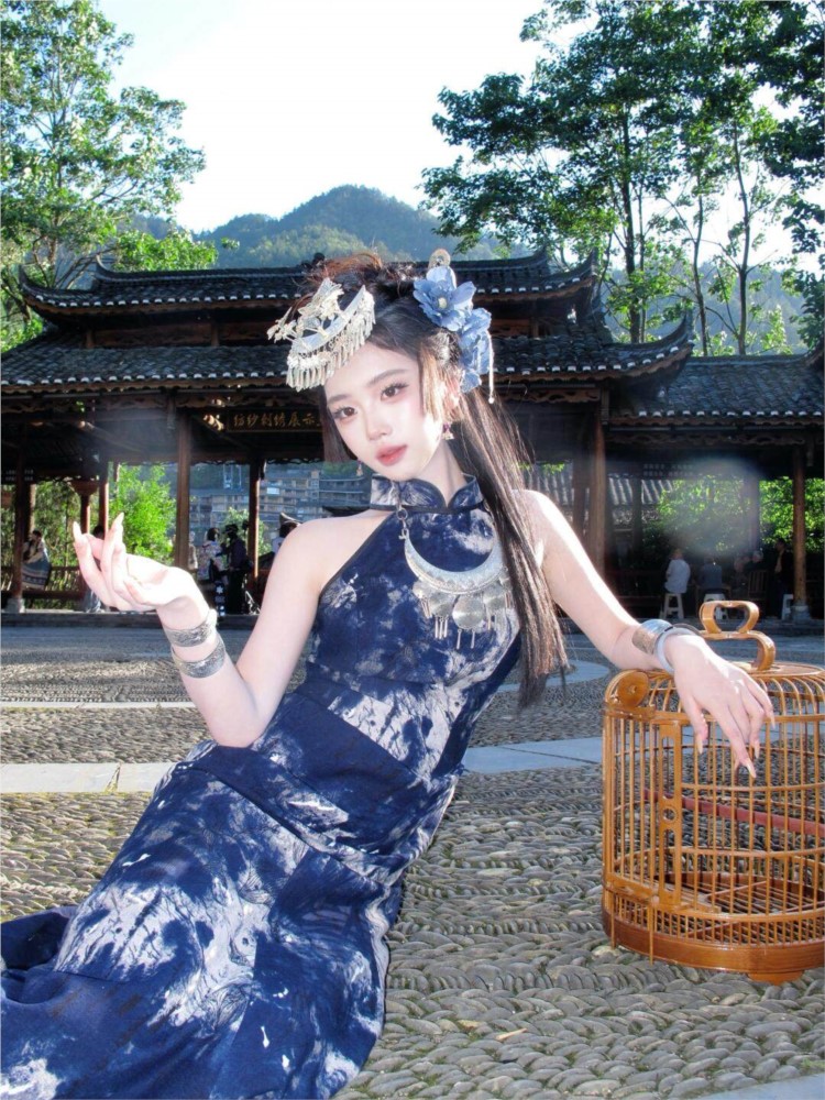 Nieuwe batikjurk, coole damesk - Ethnic Dress Fashion Show recensie en prijs